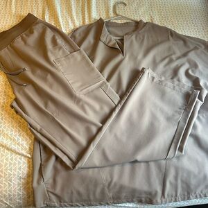 Mandala XL beige scrubs